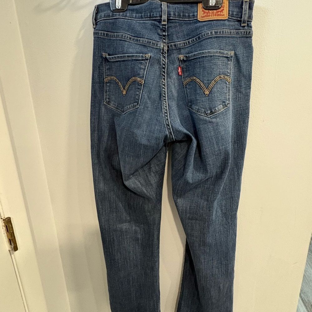 Levi's Women's Straight Leg Blue Jeans - Picture 10 of 11